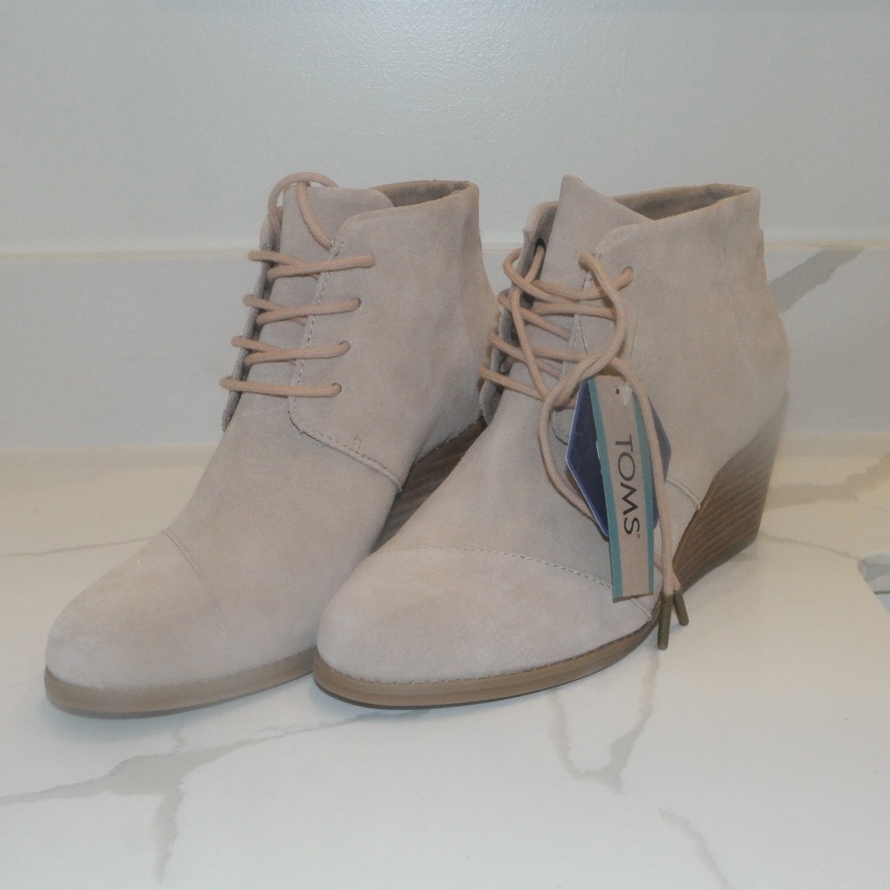 NWT Hyde Ankle Boots Booties Sand Suede Size 7.5 | Toms